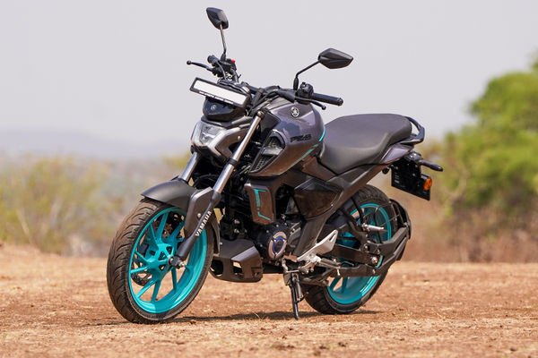 Yamaha FZ-S Fi Front Left Quarter View