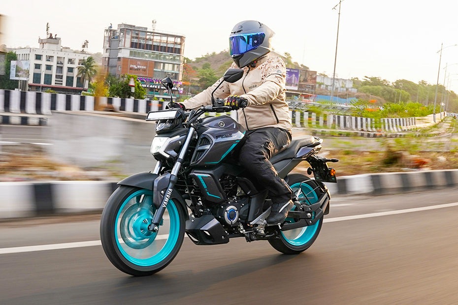 Yamaha FZ S FI image 10