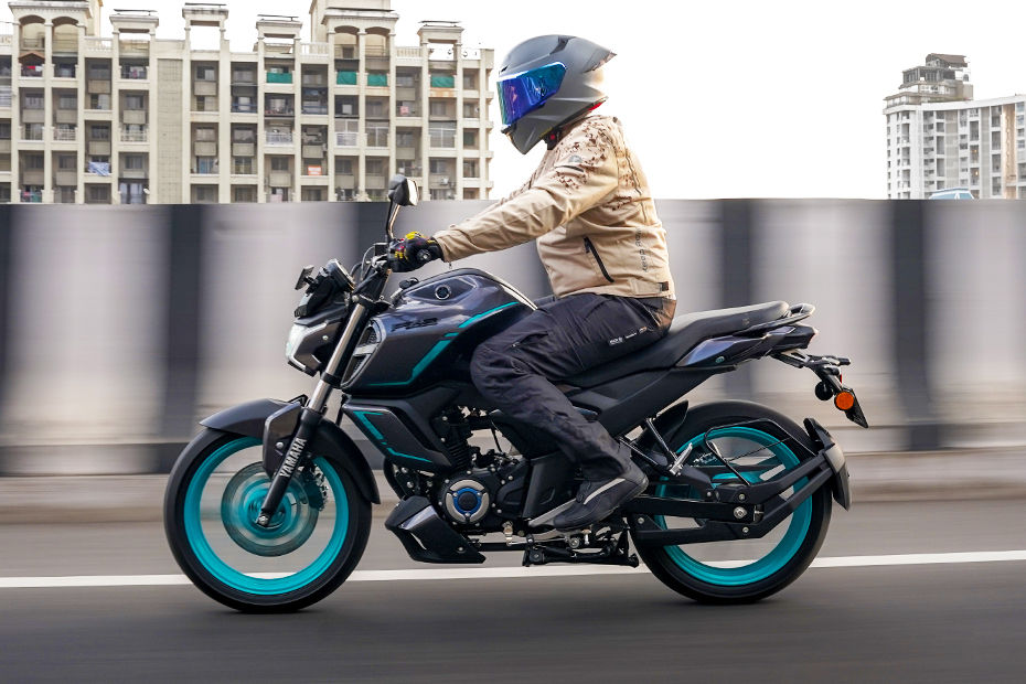 Yamaha FZ S FI image 11