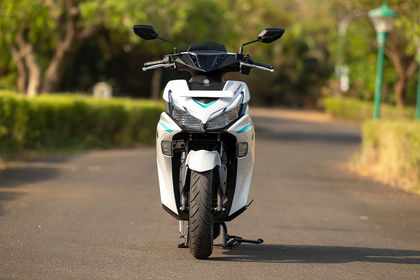 Yamaha Aerox-E Front View Yamaha Aerox-E Front View