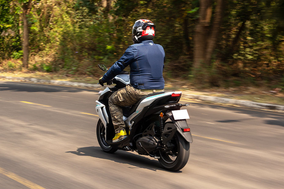 Yamaha Aerox-E image 12