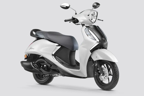 यामाहा फएसिनो 125 एफ आई हाइब्रिड Disc Metallic White यामाहा फएसिनो 125 एफ आई हाइब्रिड Disc Metallic White