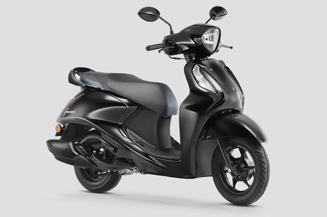 Yamaha Fascino 125 Fi Hybrid Drum Metallic Black On road Price