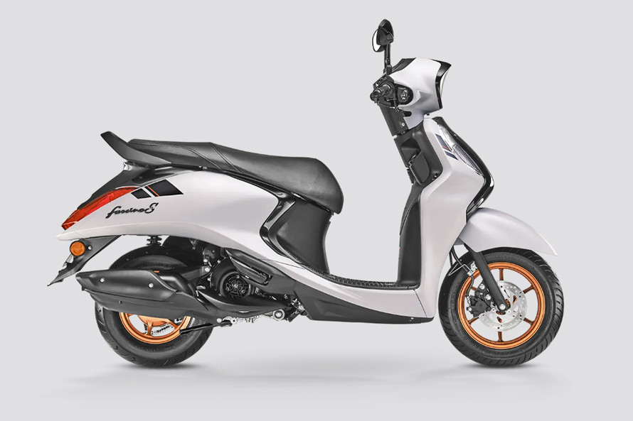 यामाहा फएसिनो 125 एफ आई हाइब्रिड Side Profile View (Right)