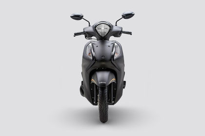 Yamaha Fascino 125 Fi Hybrid Front View