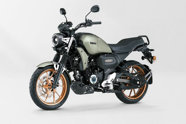 Yamaha FZ X Hybrid Front Left Quarter View Yamaha FZ X Hybrid Front Left Quarter View