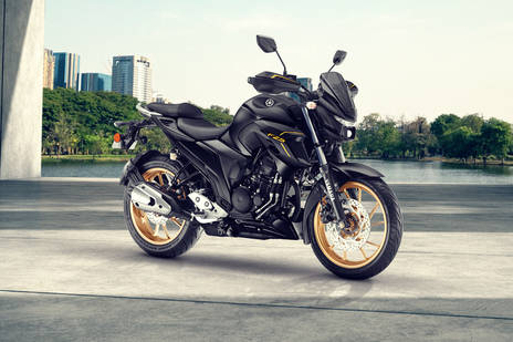 Yamaha FZS 25 Model Name Image