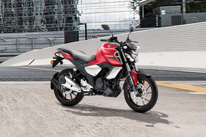 Yamaha FZS-FI V3 Matte Red And Matte Grey On road Price