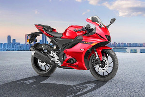 Hd Wallpaper R15 V4 Red Colour Yamaha R15 V4 Metallic Red On Road