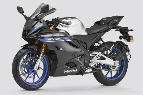 Yamaha R15 V4 M Metallic Grey On road Price, Specifications