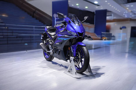 2025 Yamaha R3 STD