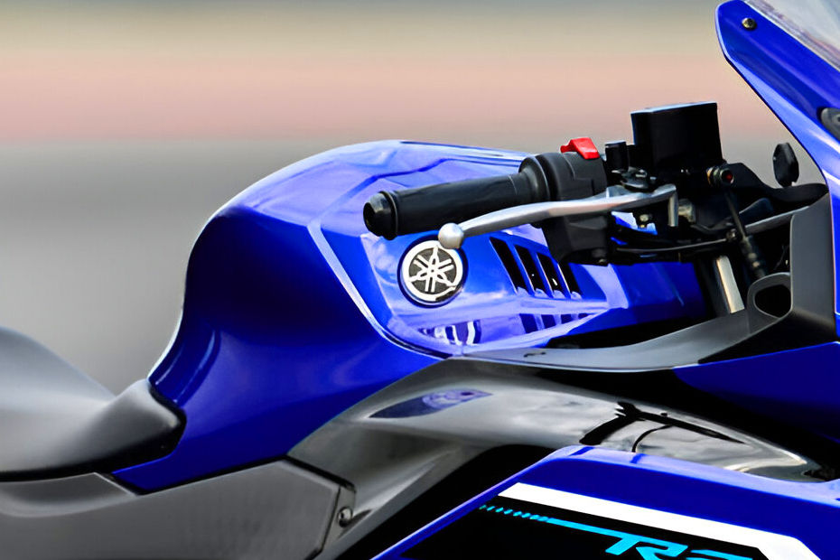 2026 Yamaha R3 image 11
