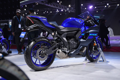 Yamaha R7 Rear Right Three Quarter View