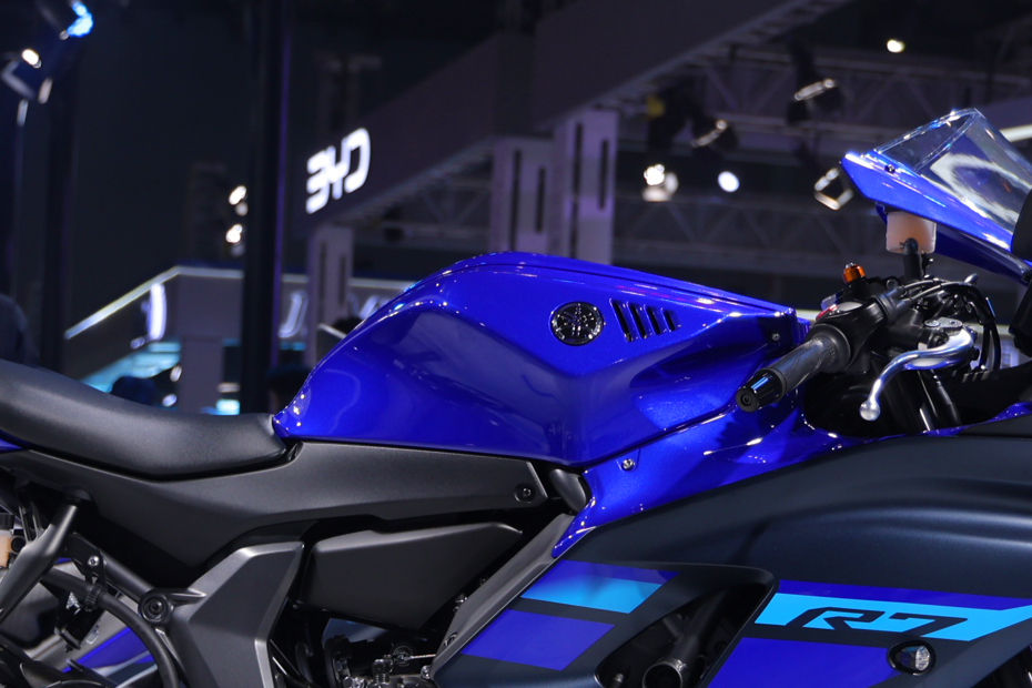 Yamaha R7 image 8