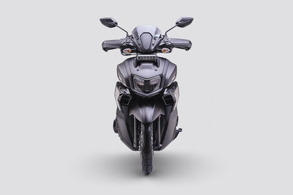 Yamaha RayZR 125 Fi Hybrid Front View Yamaha RayZR 125 Fi Hybrid Front View