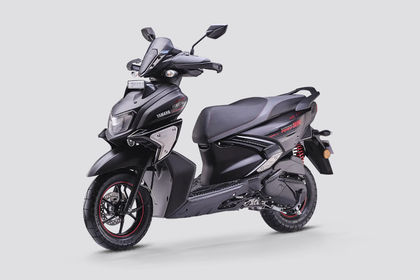 Yamaha RayZR 125 Fi Hybrid Front Left Quarter View Yamaha RayZR 125 Fi Hybrid Front Left Quarter View