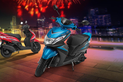 Yamaha Ray Z Front Left Quarter View