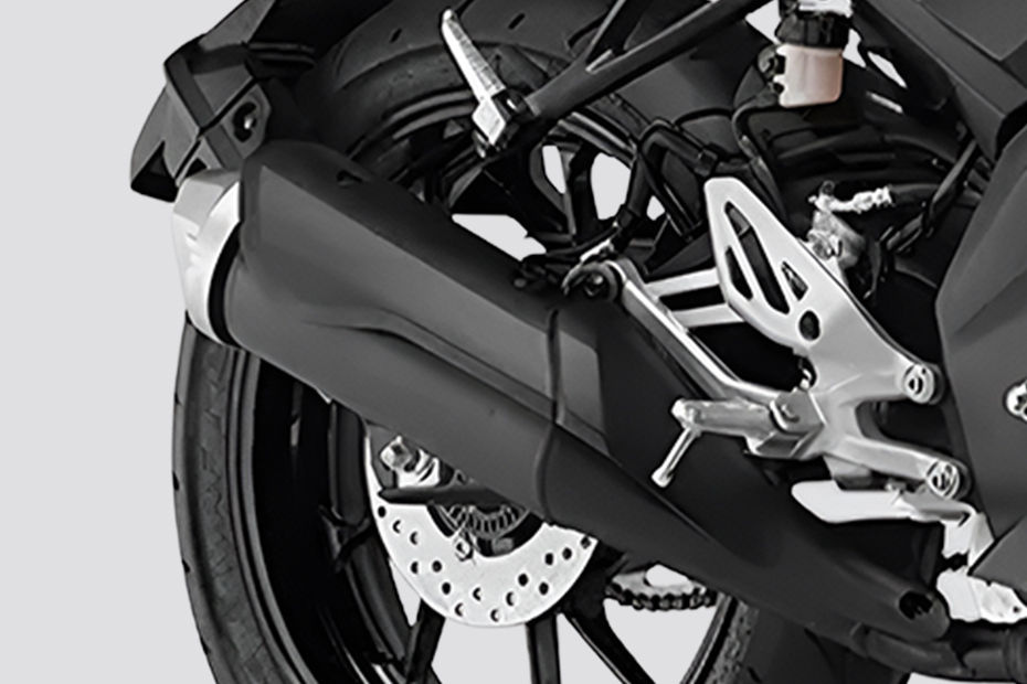 Yamaha R15S image 10