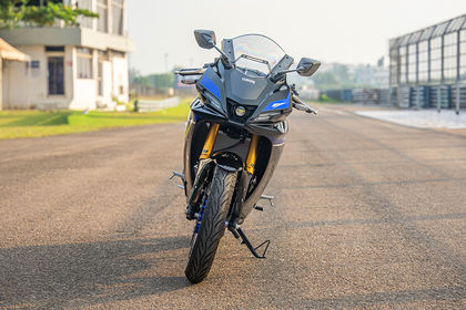 Yamaha YZF-R2 Front View Yamaha YZF-R2 Front View