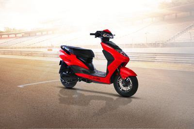 YUKIE Yuvee Front Right Quarter View