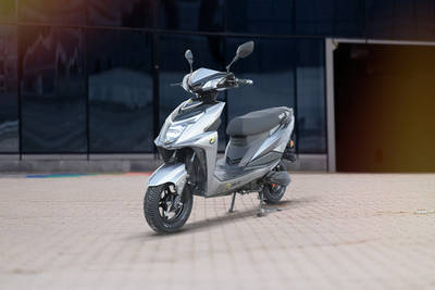 Zelio Eeva Eco  Front Left View