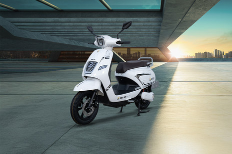 Zelio Eeva ZX+ Lead Acid 72V 32Ah On road Price, Specifications