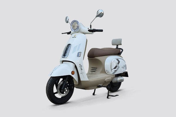 Zelio Eeva ZX Front Left Quarter View Zelio Eeva ZX Front Left Quarter View