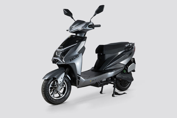 Zelio Gracy+ Front Left Quarter View