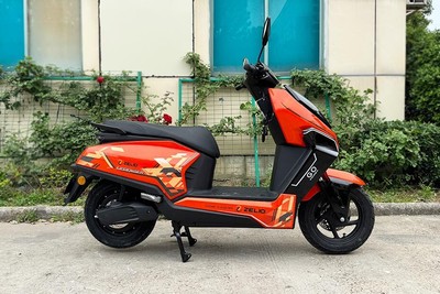 ज़ेलियो लीजेंडर Side Profile View (Right)