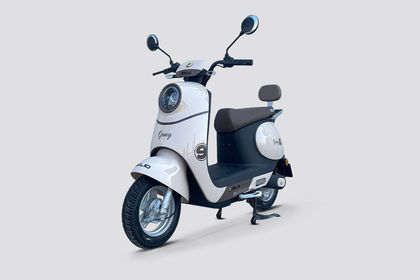 Zelio Little Gracy Front Left Quarter View Zelio Little Gracy Front Left Quarter View