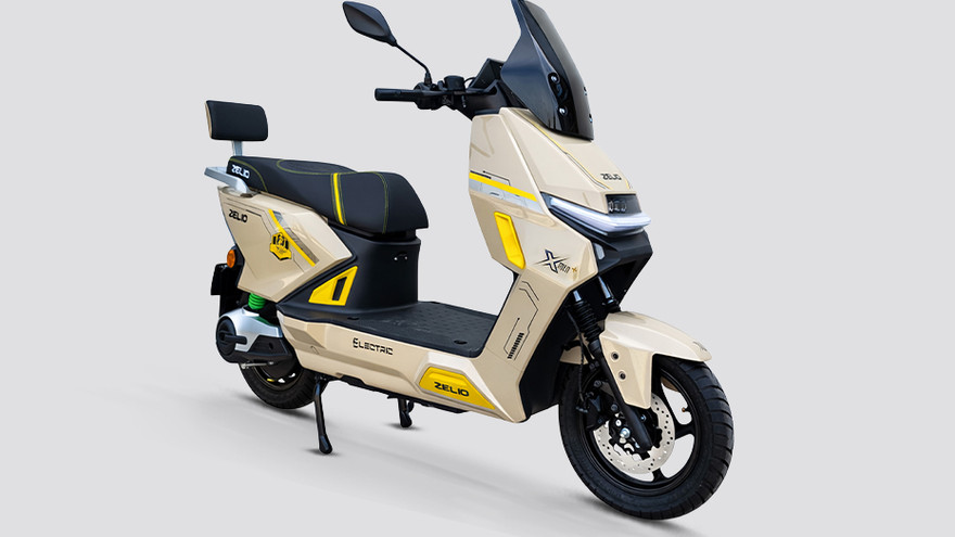 Zelio X Men Plus Front Right Quarter View