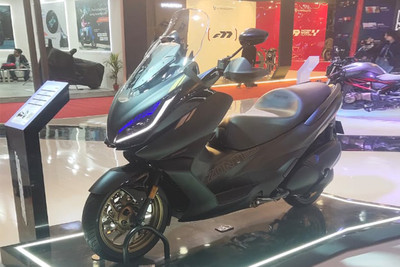 Zontes 350E Front Left Quarter View