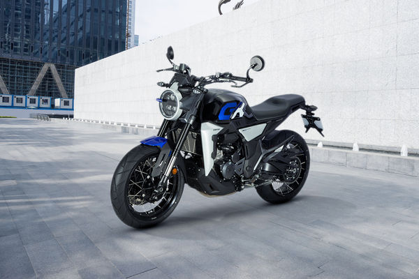 Zontes GK350 Front Left Quarter View