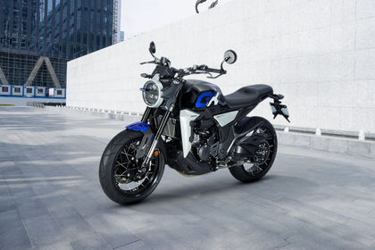 Zontes GK350 Front Left Quarter View