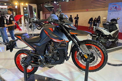 Zontes U1 200 Front Right Quarter View Zontes U1 200 Front Right Quarter View