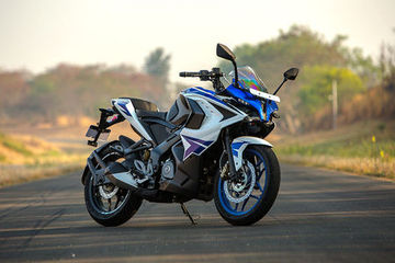 Bajaj Pulsar RS 200 Dual-channel ABS Is Here! Bajaj Pulsar RS 200 Dual-channel ABS Is Here!