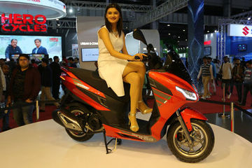 Aprilia SXR160 Maxi-style Scooter Unveiled At Auto Expo 2020