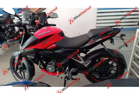  EXCLUSIVE: BS6 Bajaj Pulsar NS160 Reaches Dealerships