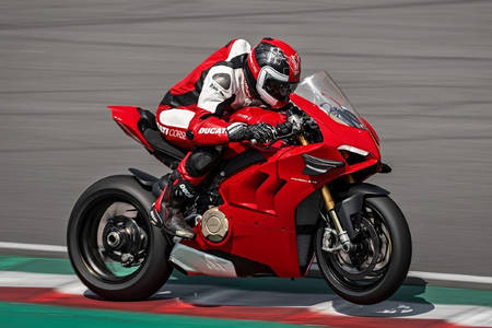 Make Your New Panigale Even Racier With This Kit From Ducati