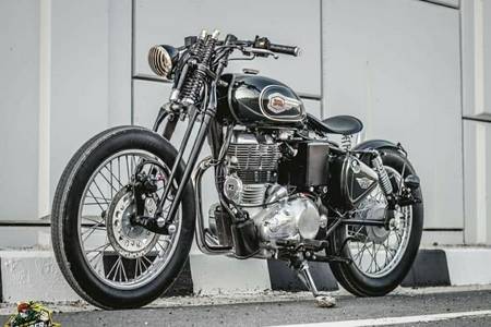 Royal Enfield Bullet 500 Gets The Bobber Treatment