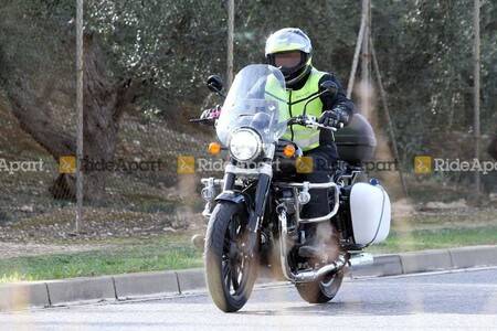 Royal Enfield Super Meteor 650 Spotted Abroad With Accessories