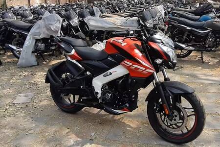 2022 Bajaj Pulsar NS200 Receives A Visual Update