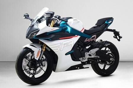 CFMoto Rides In With The 450 SR Supersport