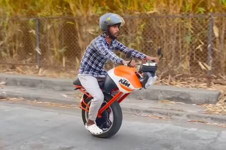 Check Out This Futuristic KTM Duke Resembling Electric Monocycle