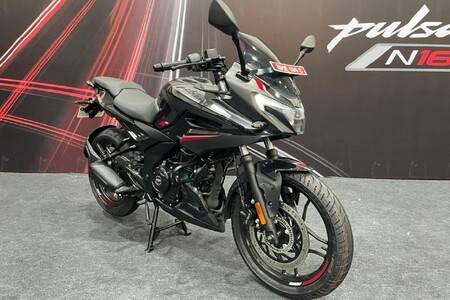 Bajaj Pulsar F250 Dual-channel ABS: Image Gallery