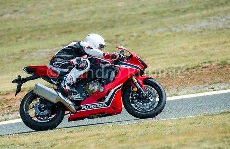 2017 Honda CBR1000RR (Fireblade) Spied On Race Track