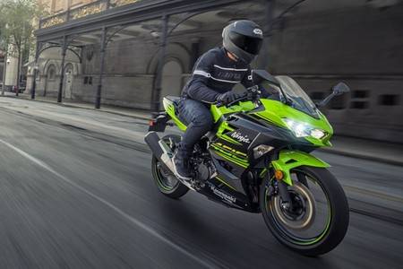 Kawasaki Launches Ninja 400 At Rs 4.69 Lakh