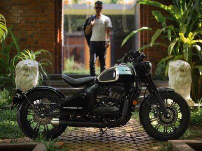 BREAKING: New Flashy Jawa 42 Bobber Is Here 