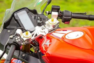 Motorcycle Terms Explained: Adjustable Fork Motorcycle Terms Explained: Adjustable Fork