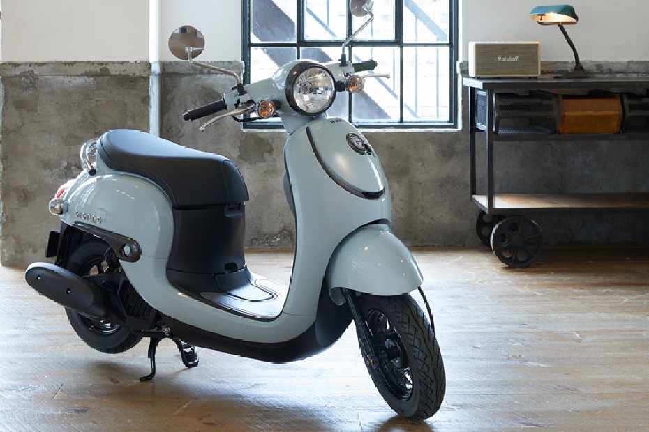 ホンダ　GIORNO 49cc 2022 Honda Giorno Scooter Launched In Japan | BikeDekho